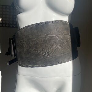 Rare HD leather Wide Whipstitch Kidney Statement Belt